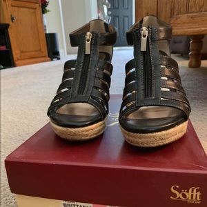 Sofft ladies black wedges